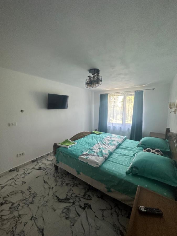 Casa Iuliana Hotel โฮเรซู ภายนอก รูปภาพ